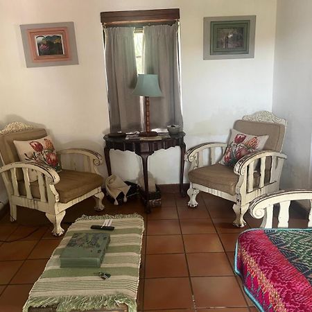 Aan De Bergen Hotel Свелендам Екстериор снимка